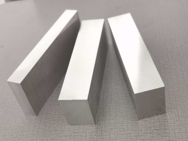 隆實(shí)為打造高品質(zhì)模具鋼，車間設(shè)備升級(jí)